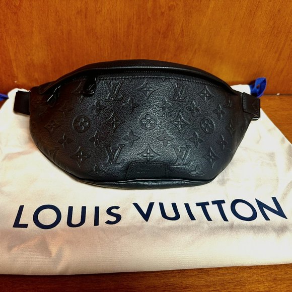 Louis Vuitton Handbags - Discovery Bumbag PM